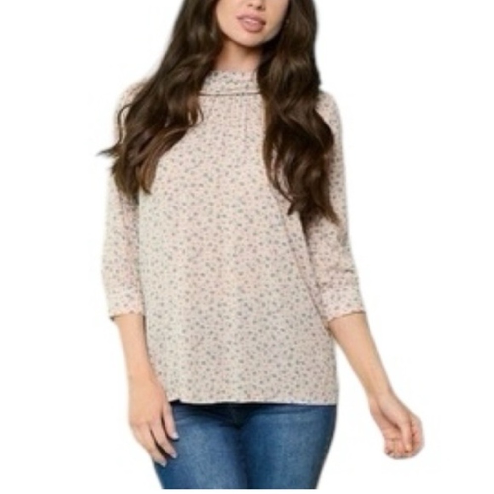 New Reposh Rokoko by Dazz 3/4 sleeve slight open back with button. Tan/floral.